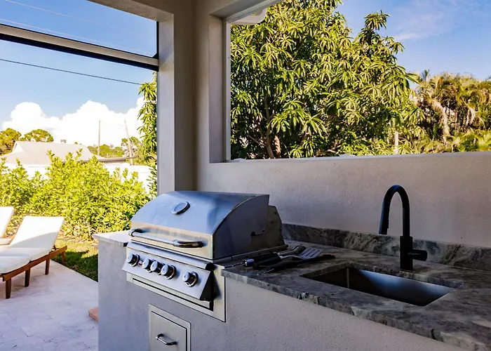 Luxe Coastal Getaway Naples Vanderbilt Beach